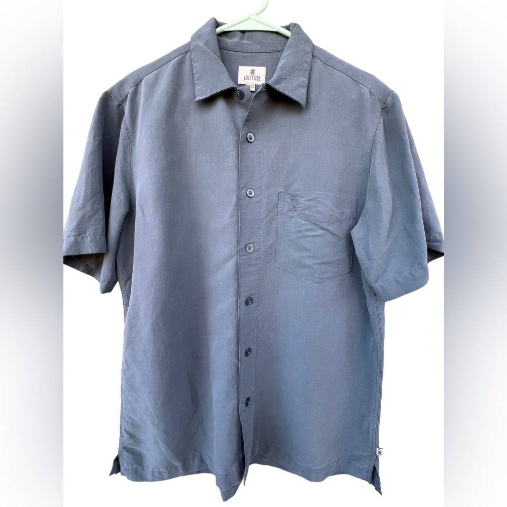 Solitude Men’s Short Sleeve Button up Shirt - Size Small